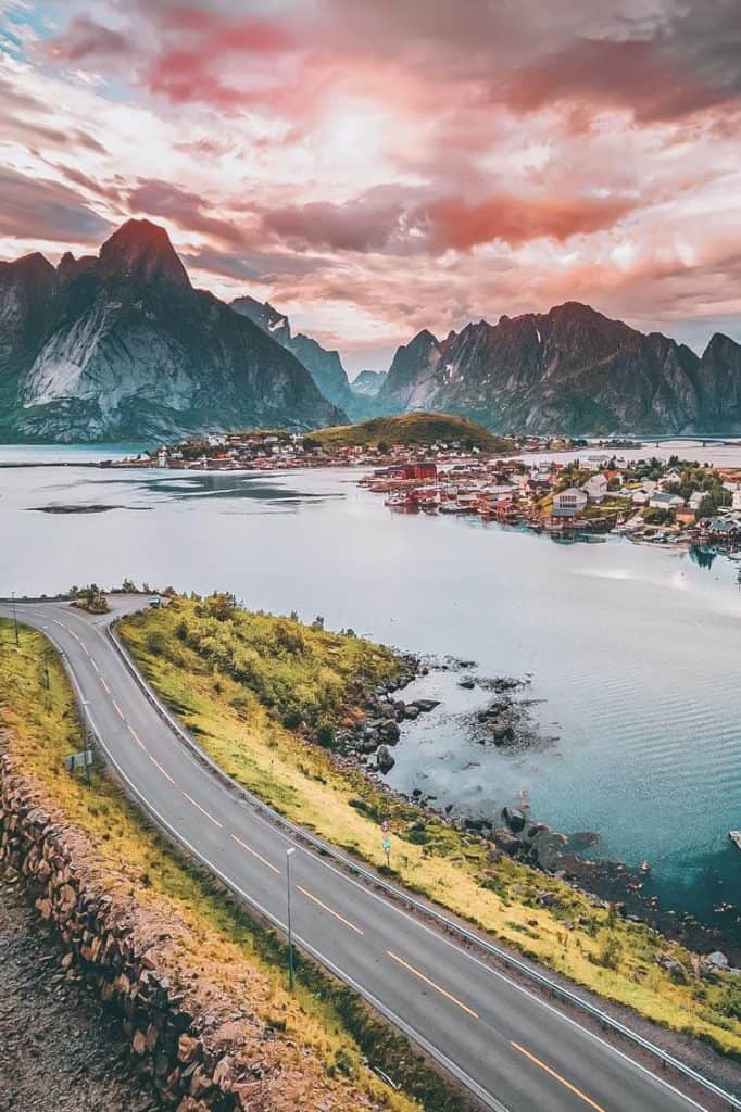 Picture of the Lofoton Islands in Norway