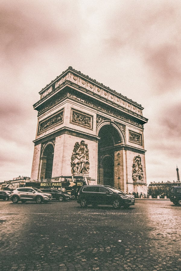 Arc de Triumphe.