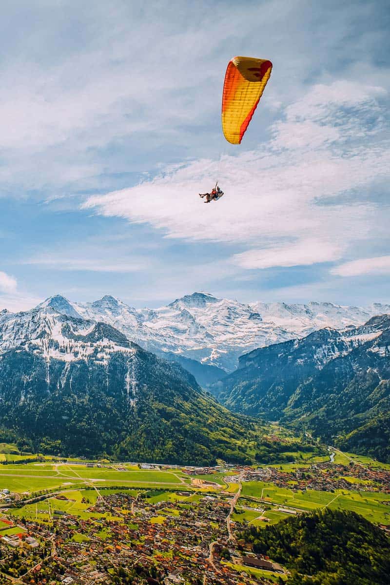 Tandem paragliding in Interlaken