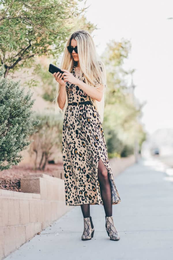 You have to add this leopard print dress to your fall must haves! No fall outfit will be complete without a leopard dress! | www.avenlylane.com #avenylanefashion #avenlylane #fallfashion #falloutfits #outfits #dresses #leopardprint #ootd