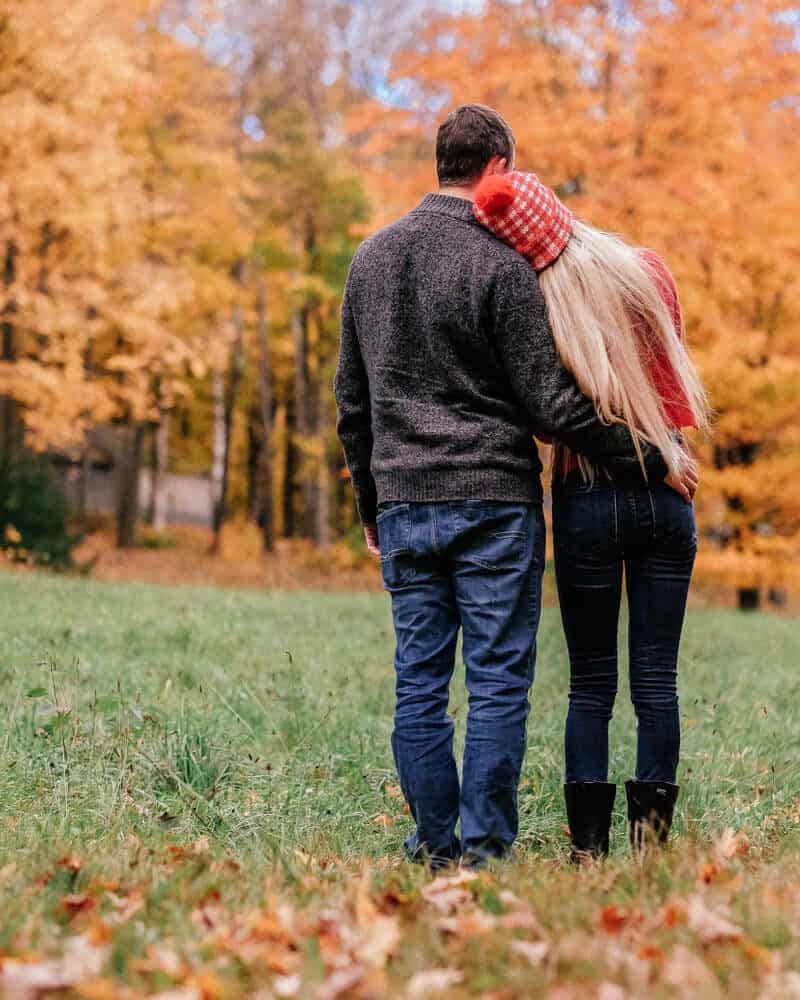 Vermont Fall Foliage Photos! If you have never been to Vermont or the New England area around fall you are seriously missing out. It was INCREDIBLE! #AVENLYLANE #AVENLYLANETRAVEL #AVENLYLANEFASHION #vermont #falloutfits #falltravel #fallfoliage #newengland #travelblog #fashionblog