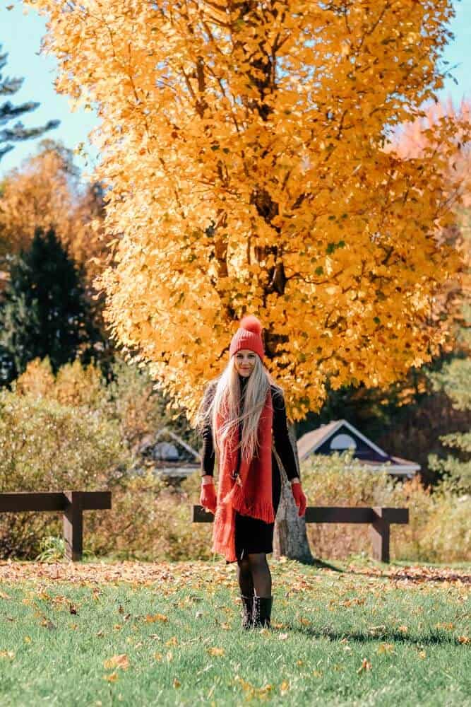 Fall leaves! Vermont's Best Kept Secret, Fall Photos Waterbury Reservoir. Our fall photoshoot for couples! #fall #autumn #fashion #fallfashion #fallleaves #vermont #AVENLYLANE #AVENLYLANETRAVEL #fallphotoshootcouples #falloutfits #fallphotography