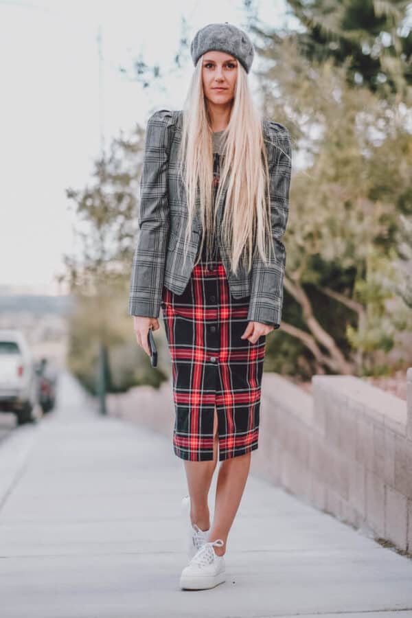 The Perfect Dress to Wear with a Blazer for Fall! Who doesn't love a good plaid blazer you can basically where with anything? Get all the details at www.avenlylane.com #falloutfits #dresses #dress #blazer #blazers #fashion #styleinspiration #plaid #fallmusthaves #beret #AVENLYLANEFASHION #AVENLYLANE 