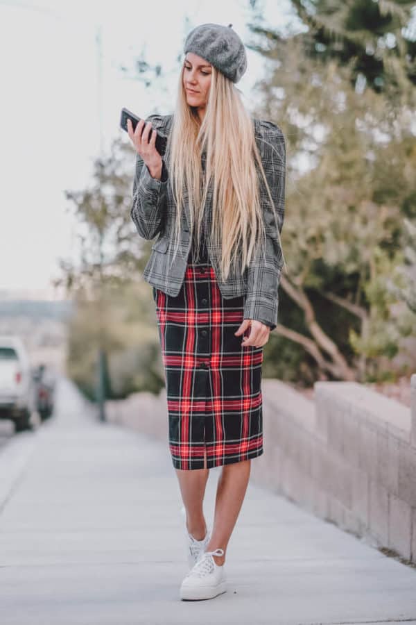 The Perfect Dress to Wear with a Blazer for Fall! Who doesn't love a good plaid blazer you can basically where with anything? Get all the details at www.avenlylane.com #falloutfits #dresses #dress #blazer #blazers #fashion #styleinspiration #plaid #fallmusthaves #beret #AVENLYLANEFASHION #AVENLYLANE 