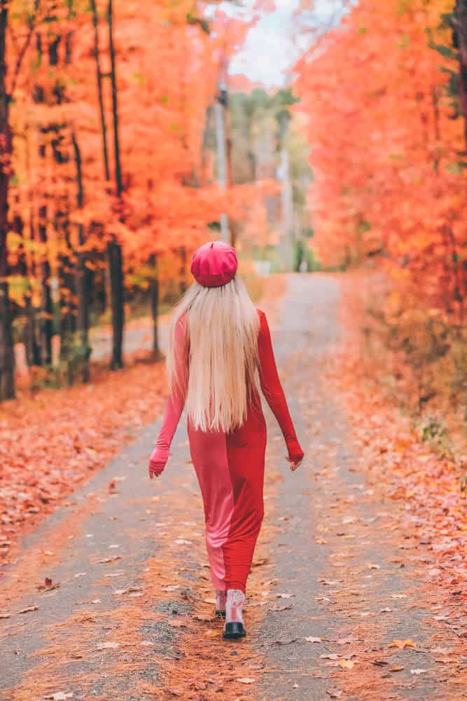 Vermont Fall Foliage Photos! If you have never been to Vermont or the New England area around fall you are seriously missing out. It was INCREDIBLE! #AVENLYLANE #AVENLYLANETRAVEL #AVENLYLANEFASHION #vermont #falloutfits #falltravel #fallfoliage #newengland #travelblog #fashionblog