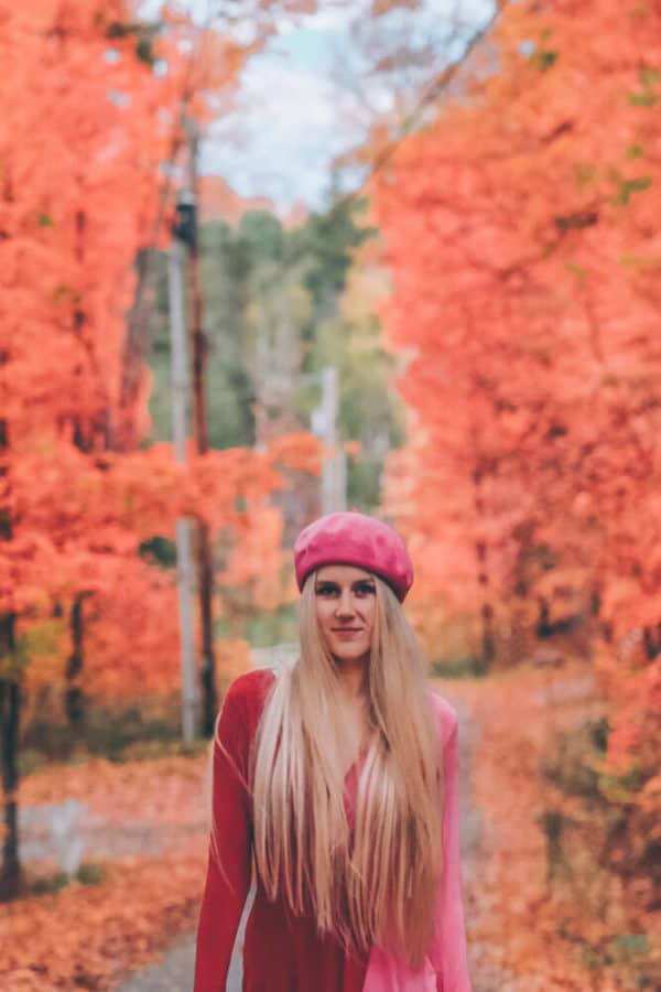 Visiting Warren and Stowe Vermont were my two favorite places we saw! Have you been to Vermont to see the fall foliage? It is the most beautiful place I have ever spent fall! Check out my favorite Pink Dress I wore for the New England Fall! #AVENLYLANEFASHION #AVENLYLANE #AVENLYLANETRAVEL #falloutfits #dresses #fallfashion #fashion #beret #accessories #fashionblogger #lifestyleblogger #blogger