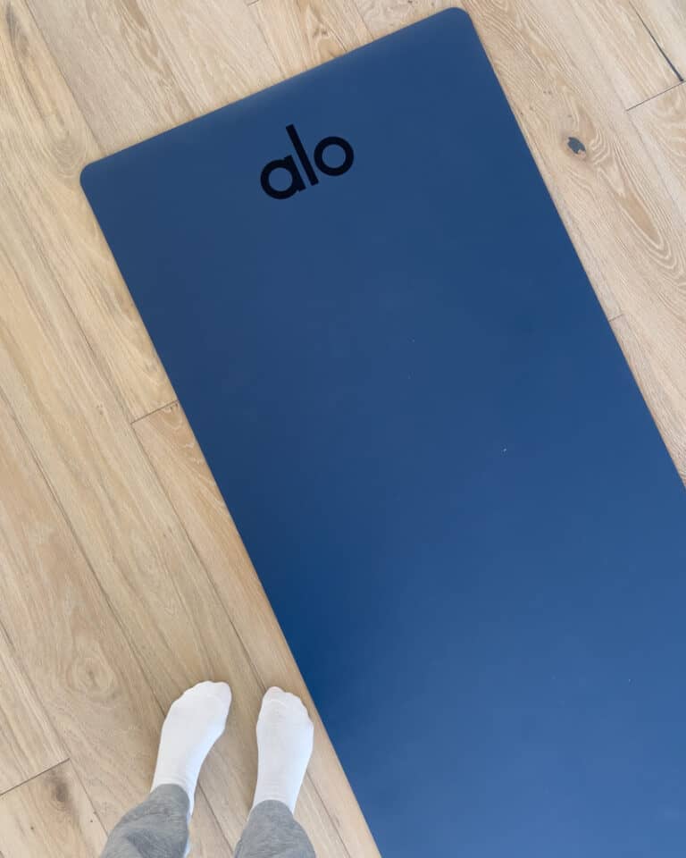 Alo Yoga Warrior Mat Review 1 Selling Yoga Mat Avenly Lane